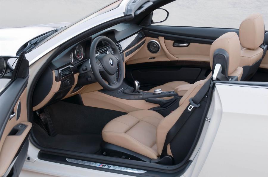  BMW M3 Convertible 2009 года  (фото 15 из 59)